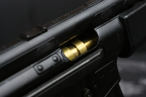 エジェクションポートから覗くとエンジンが丸見え