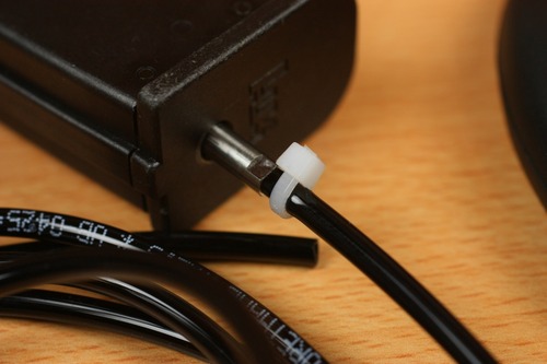 結束バンドで固定