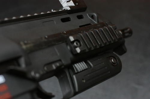 右サイドレール