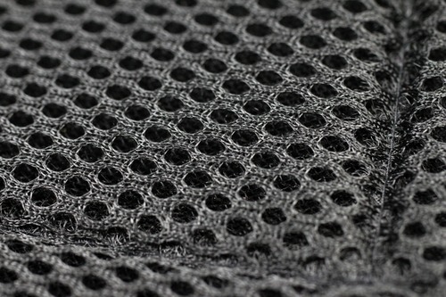 マイクロカーボンファイバーを編み込み