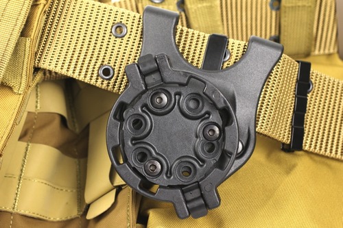 Mid Ride デューティー・ベルトループで取り付け