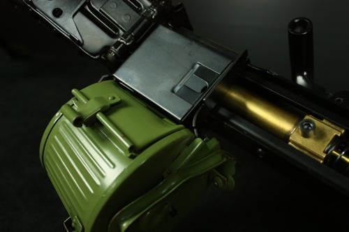 マガジン装着時