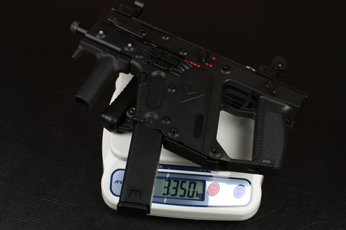 マガジン込みで3.35kg