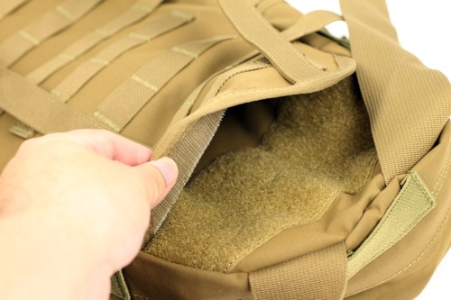 書類が入る程度のスペース