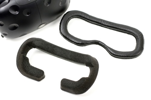 VIVEのフェイスクッションと並べて