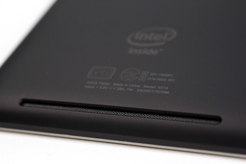 スピーカーはステレオ