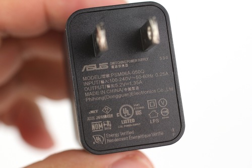 MeMO Pad 7 (ME176)のUSB電源アダプタ