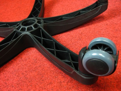 頑丈なフレームとローラー