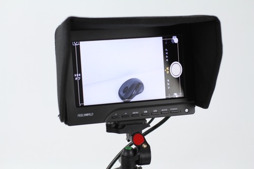 iPhoneの画面が映るぞ