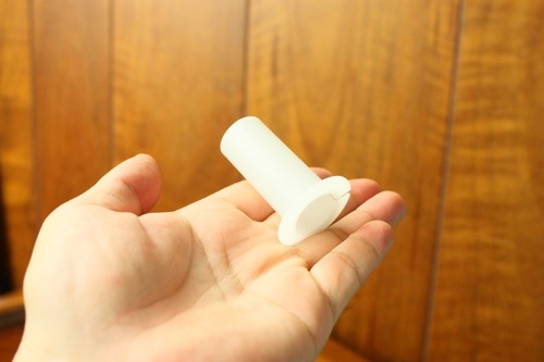 ブラケット部の樹脂パーツ1