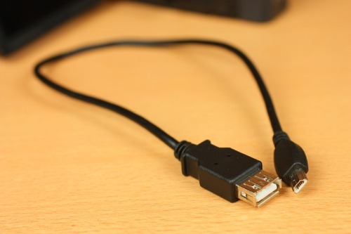 USB miniAオスコネクタ－USB Aメスコネクタ