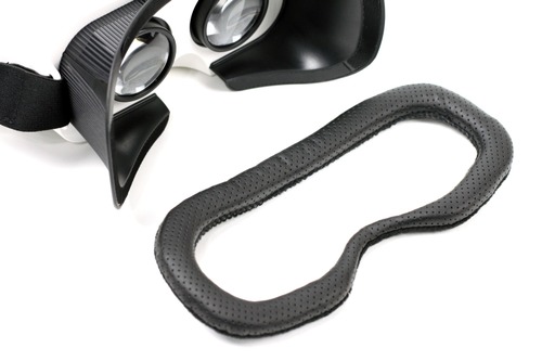 フェイスクッションをはぎ取り