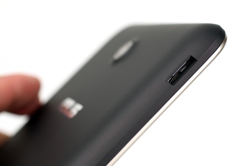 microSDカードスロット