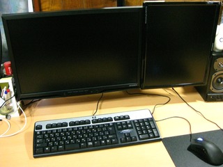 モニターアーム