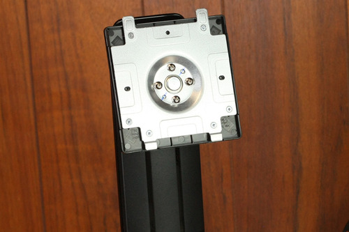 金属で補強しているので剛性は高い2