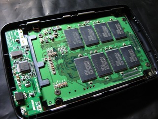 HD-PE320U2にSP016GBSSD650S25