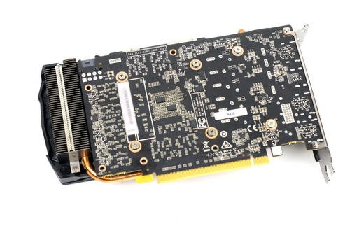 基板サイズはショートサイズ