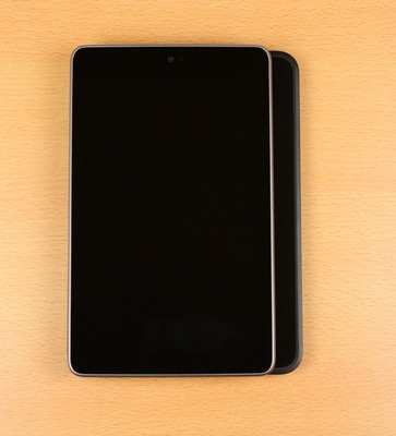 KindleFireHDの上にNexus7を載せてみる