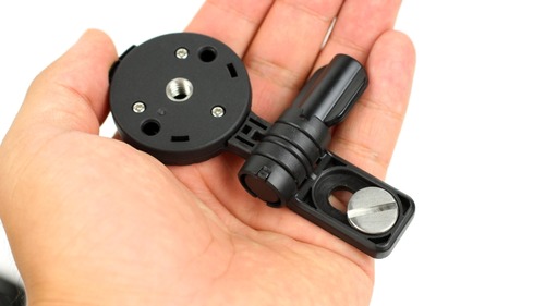 L字のマウント裏