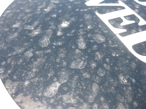 汚れたステッカー