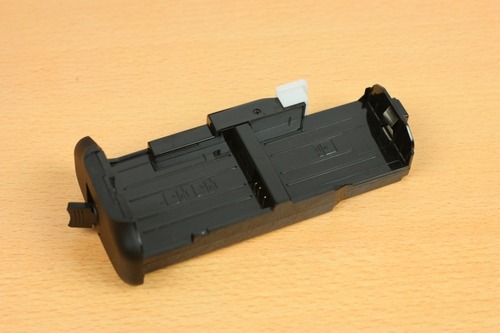 バッテリートレイ