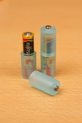 使い方は電池を中に入れて閉めるだけ