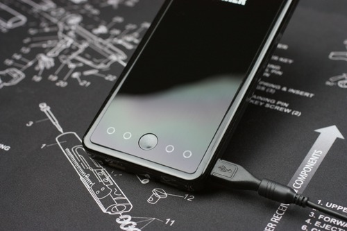 急速充電させるには大容量のUSB電源アダプタ必須