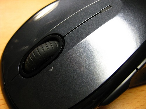 マウスホイールは左右に動かすことも可能