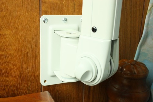 アーム部分を取付け