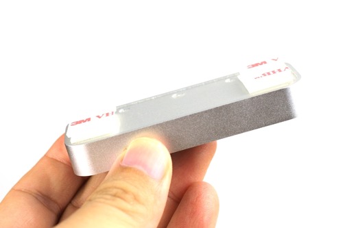 両面テープを両端に3段重ね