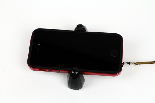 iPhoneならバンパーを付けても装着可能