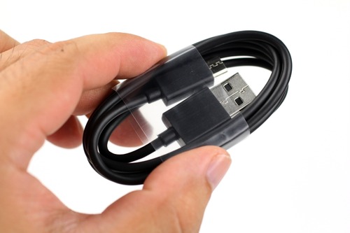 microUSBケーブル