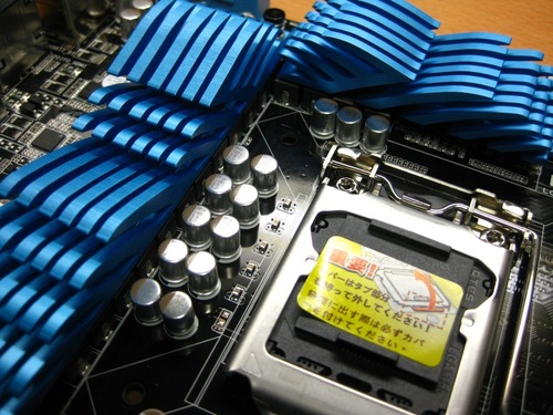 CPUソケット周りのヒートシンク