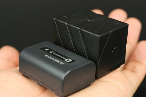 SONY純正のNP-FV50と比較