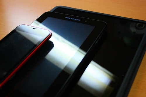 IS03_Lenovo_IdeaPad_Tablet_A1_iPad