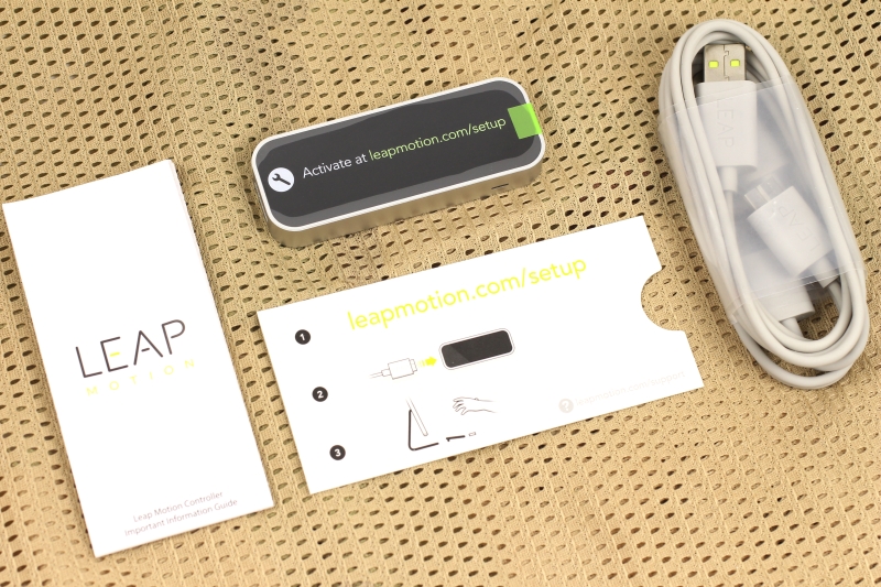 VRの世界に自分の手が入る！小型モーションセンサーLeap Motion