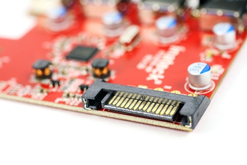 SATA電源コネクタ