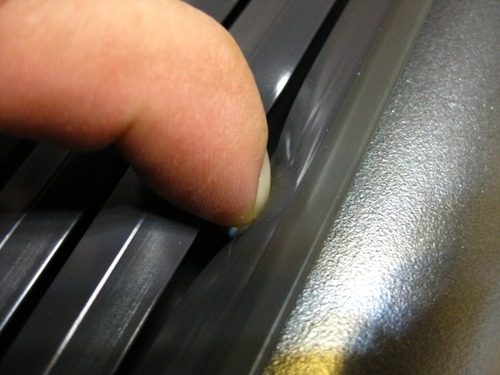 ケーブルの収納溝