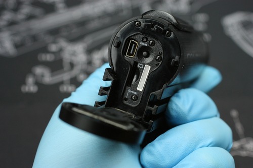 後部のフタを開けたところ