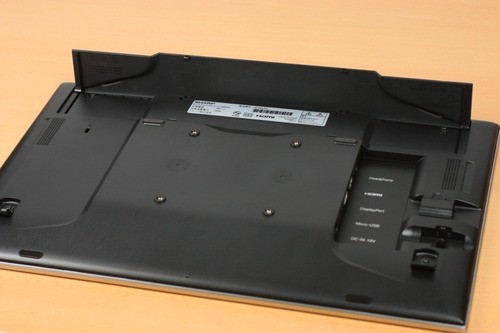 そのまま机に置くことを考慮されている