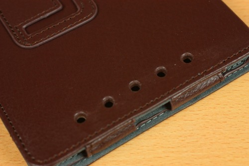 スピーカー用ホール