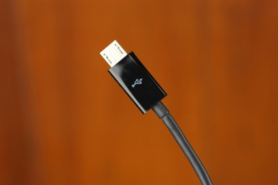 マイクロUSBコネクタ