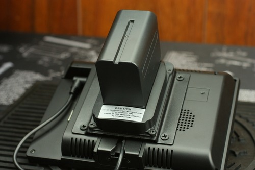 バッテリー装着時