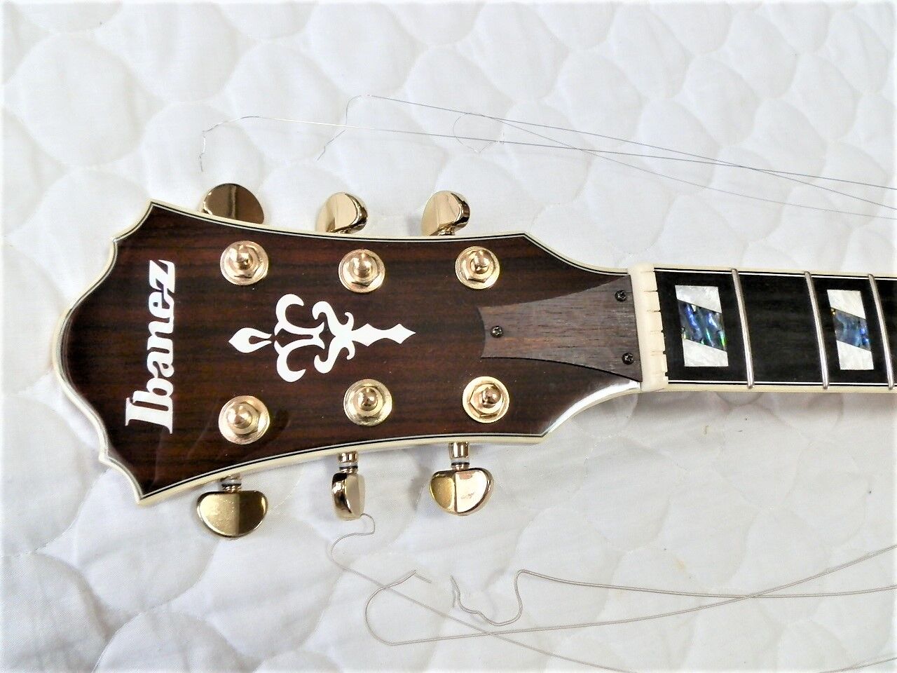 Ibanez AS-153 セミアコのペグ交換!! | レイクサイド工房 Ibanez AS-153 セミアコのペグ交換!! | レイクサイド工房