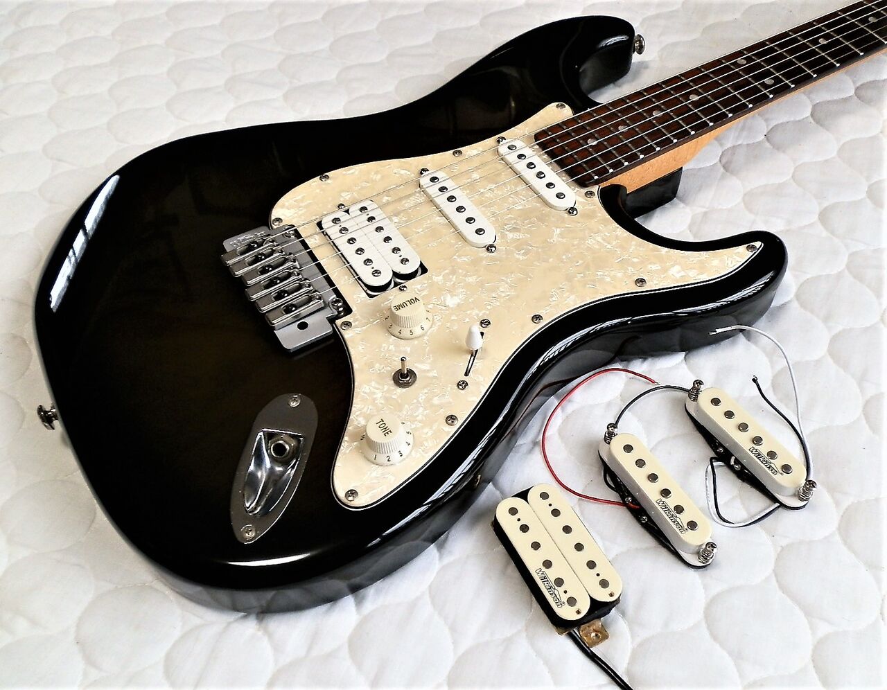 Laid Back RST300W】にFender製ピックアップ搭載