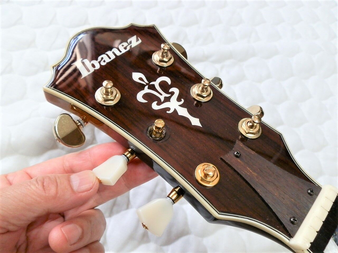 Ibanez AS-153 セミアコのペグ交換！！ | レイクサイド工房