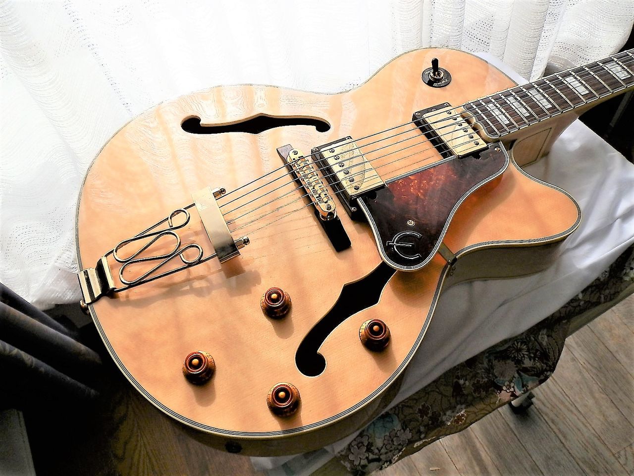 Epiphone Joe Pass emperor Ⅱ】 ブリッジ交換！！ : 湖畔工房のブログ