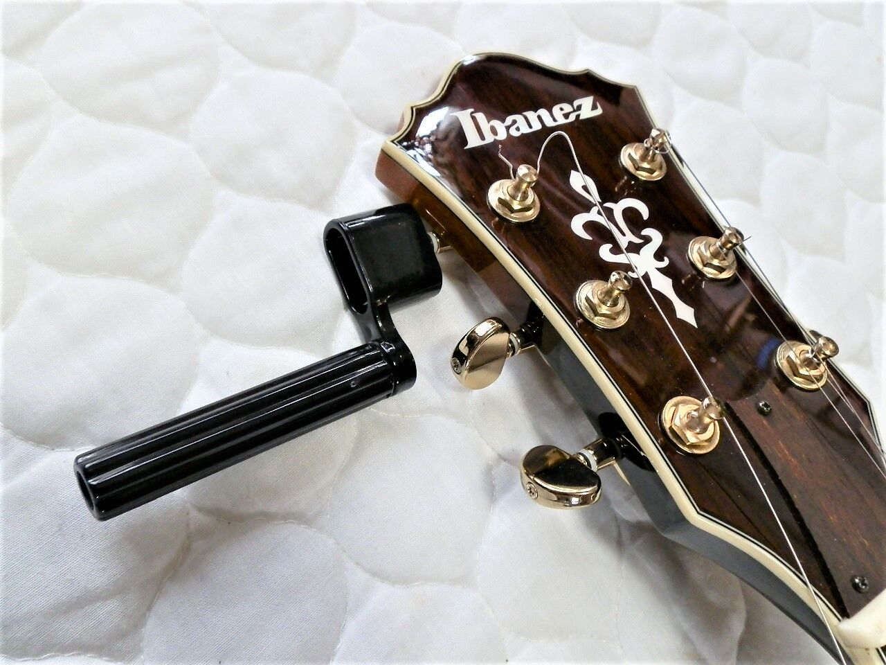 Ibanez AS-153 セミアコのペグ交換!! | レイクサイド工房 Ibanez AS-153 セミアコのペグ交換!! | レイクサイド工房
