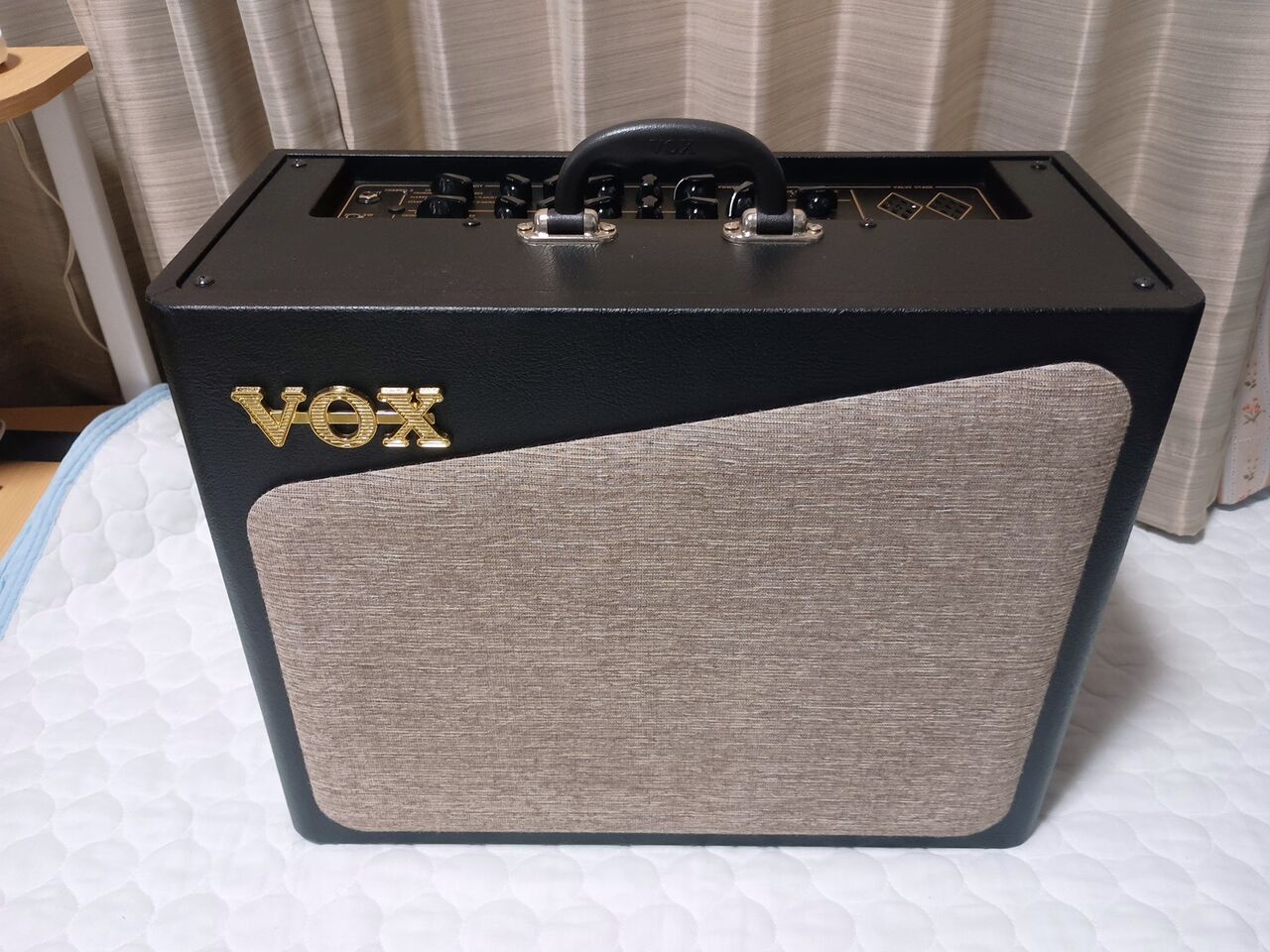 VOX AV30 ギターアンプのメンテ！！ : 湖畔工房のブログ