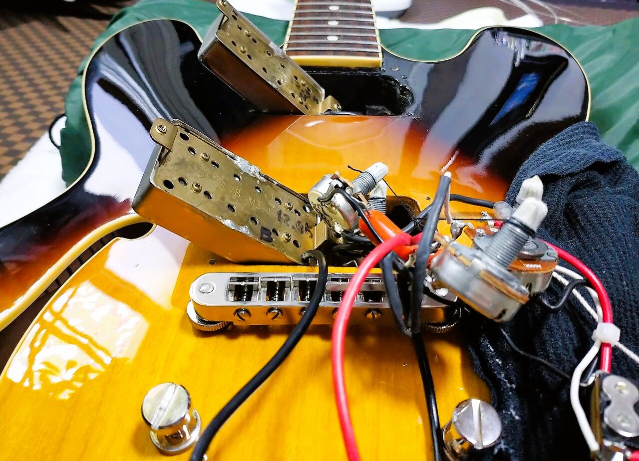 セミアコのピックアップ交換！！ : 湖畔工房のブログ